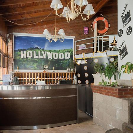 Hotel De Cine Las Golondrinas Villa Gesell Εξωτερικό φωτογραφία