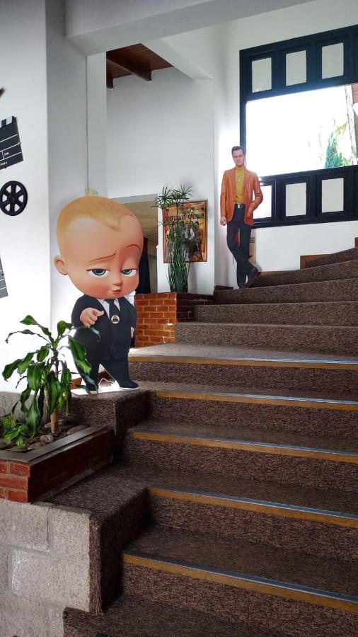 Hotel De Cine Las Golondrinas Villa Gesell Εξωτερικό φωτογραφία