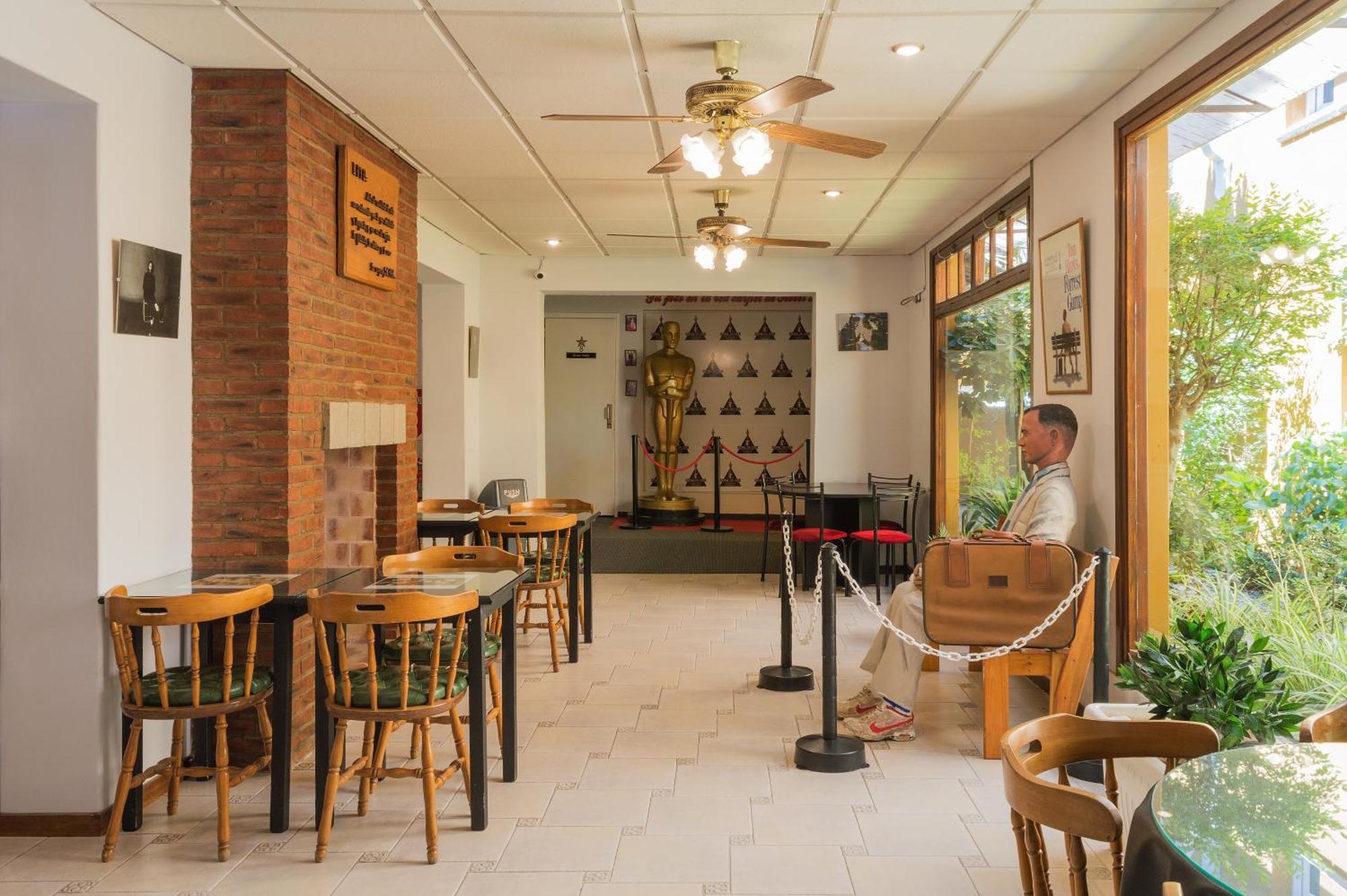 Hotel De Cine Las Golondrinas Villa Gesell Εξωτερικό φωτογραφία