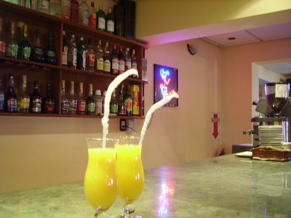 Hotel De Cine Las Golondrinas Villa Gesell Εξωτερικό φωτογραφία